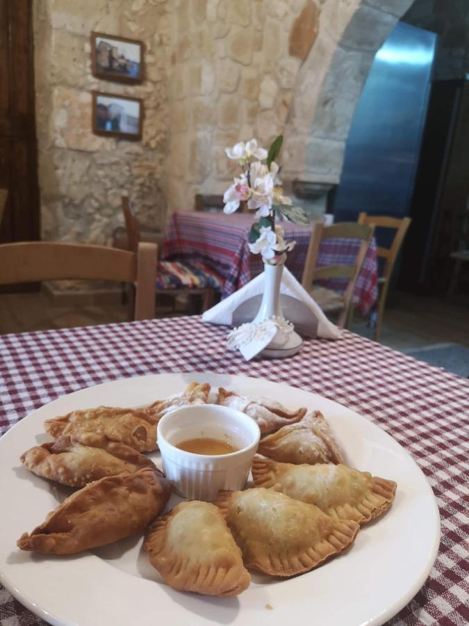 Hanna Koumi Boutique Hotel Kormakiti Kültér fotó
