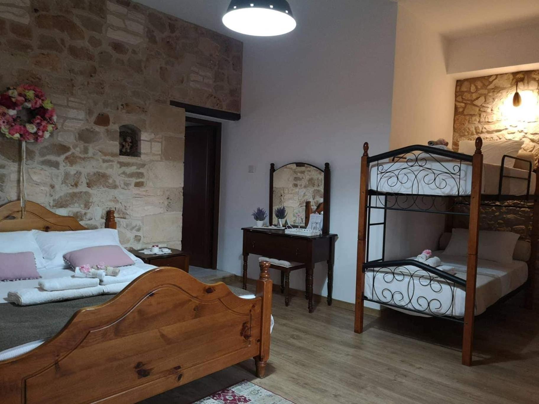 Hanna Koumi Boutique Hotel Kormakiti Szoba fotó