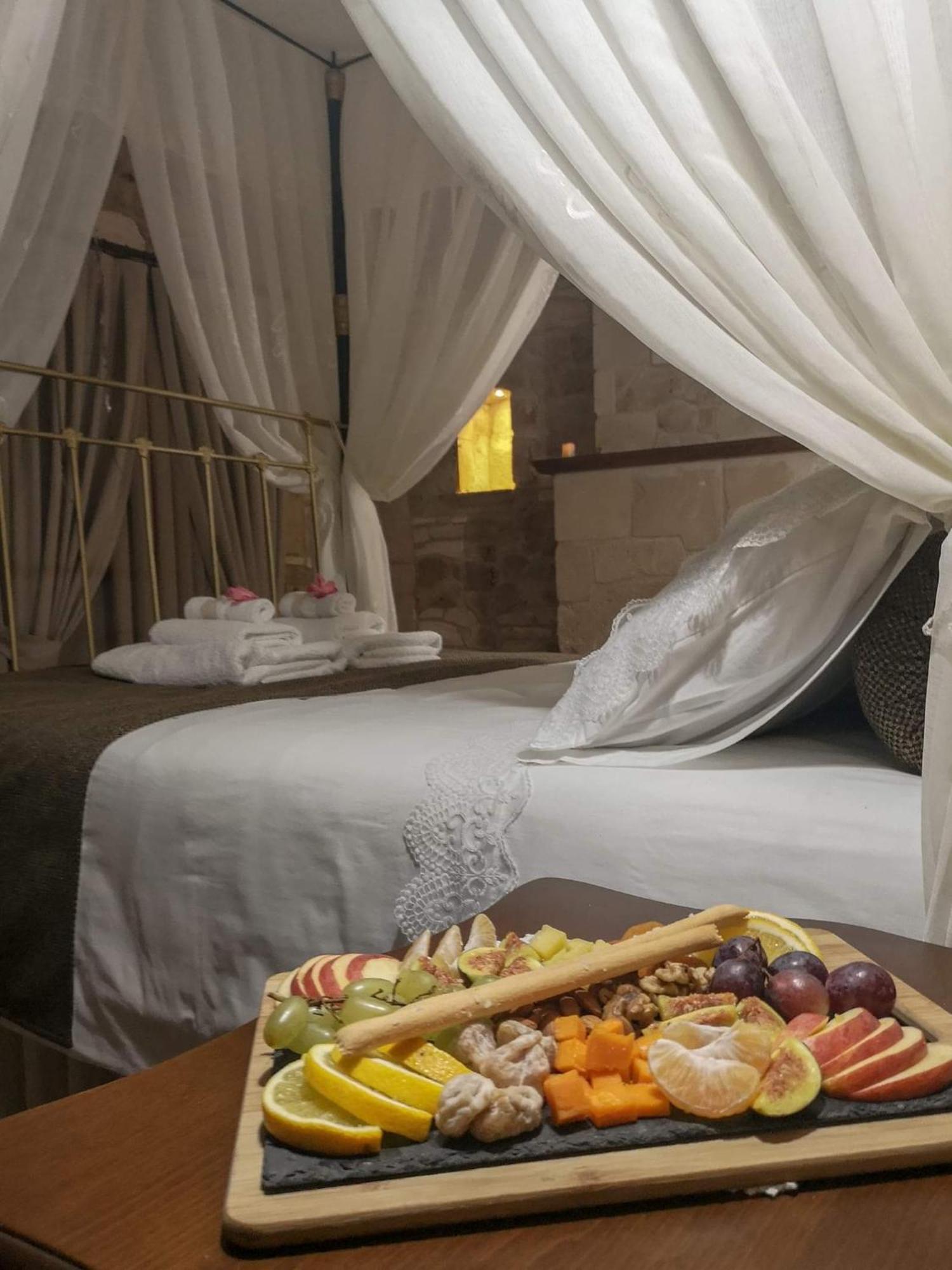 Hanna Koumi Boutique Hotel Kormakiti Szoba fotó